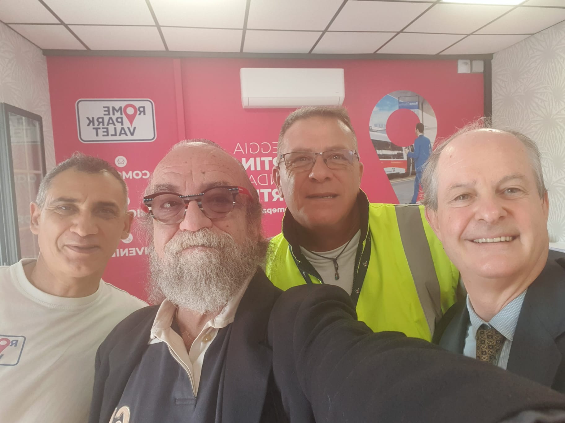 Al momento stai visualizzando Giobbe Covatta sceglie Rome Park Valet: “Se parcheggio qui, la mia auto è più al sicuro di me!”